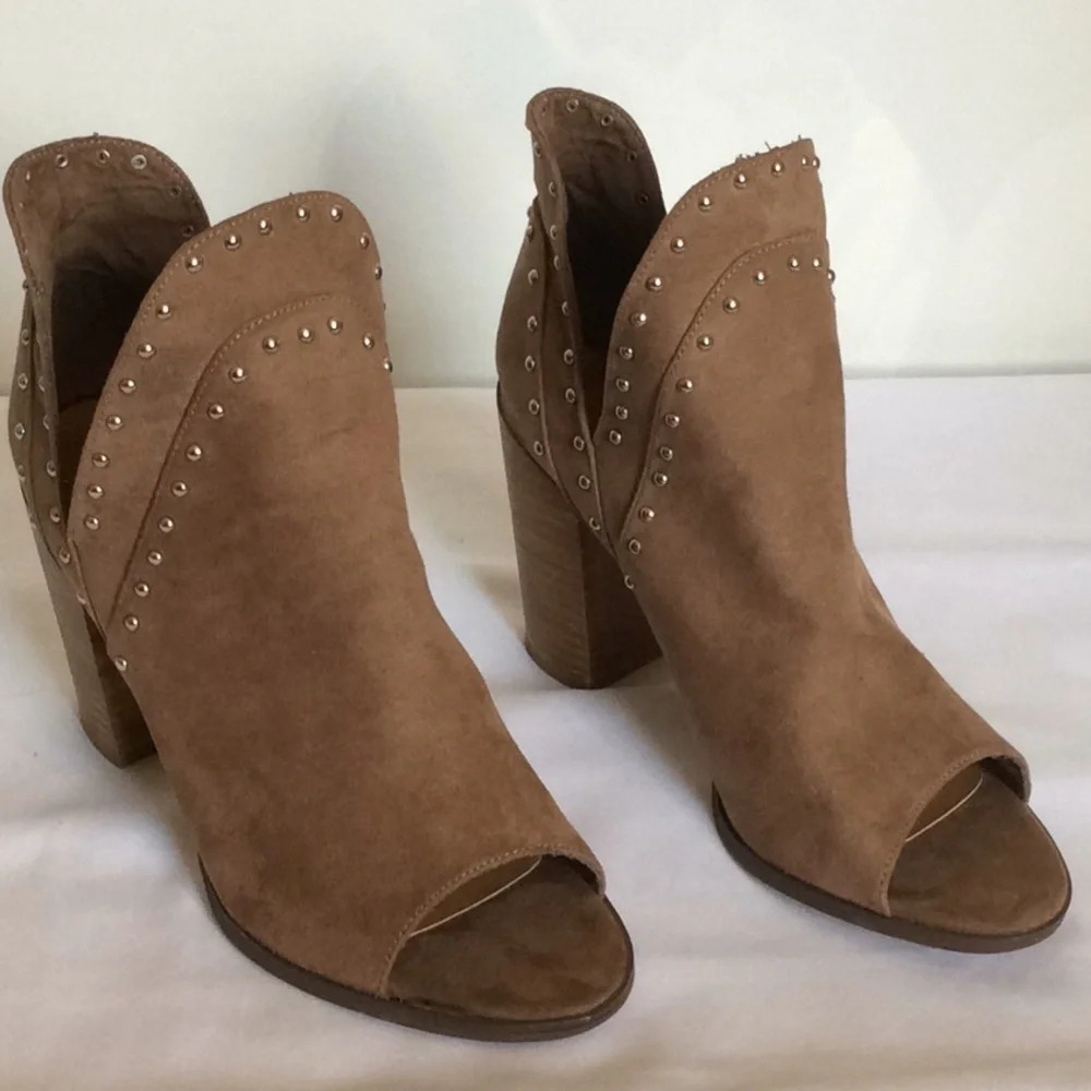 NWT Report Tan Studded Open-Toe Booties Size 10
